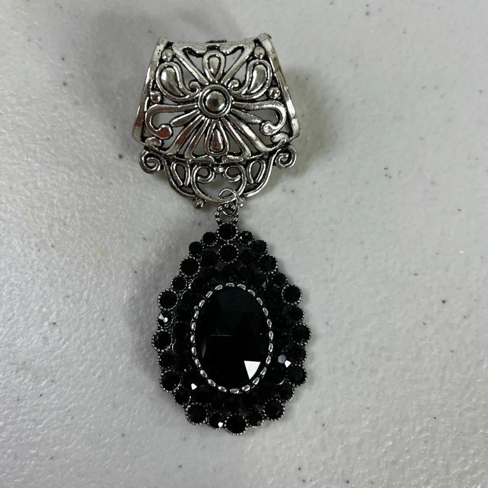 Elegant Silver toned scarf slide/bail  with Black Pendant - scarf jewelry NWOT